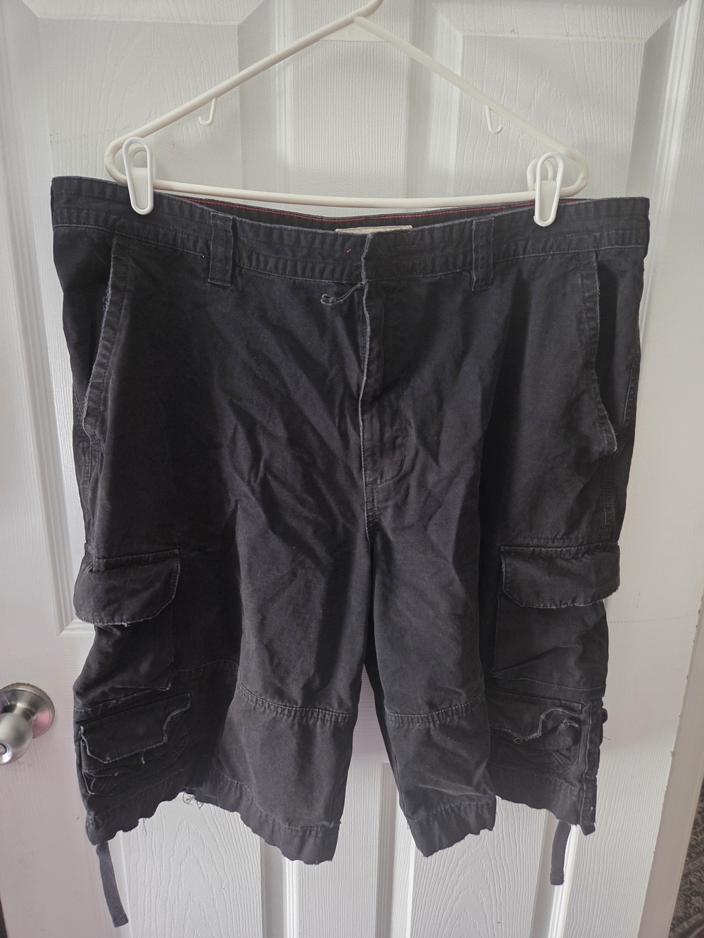 Men's Black Cargo Shorts with Multiple Pockets
